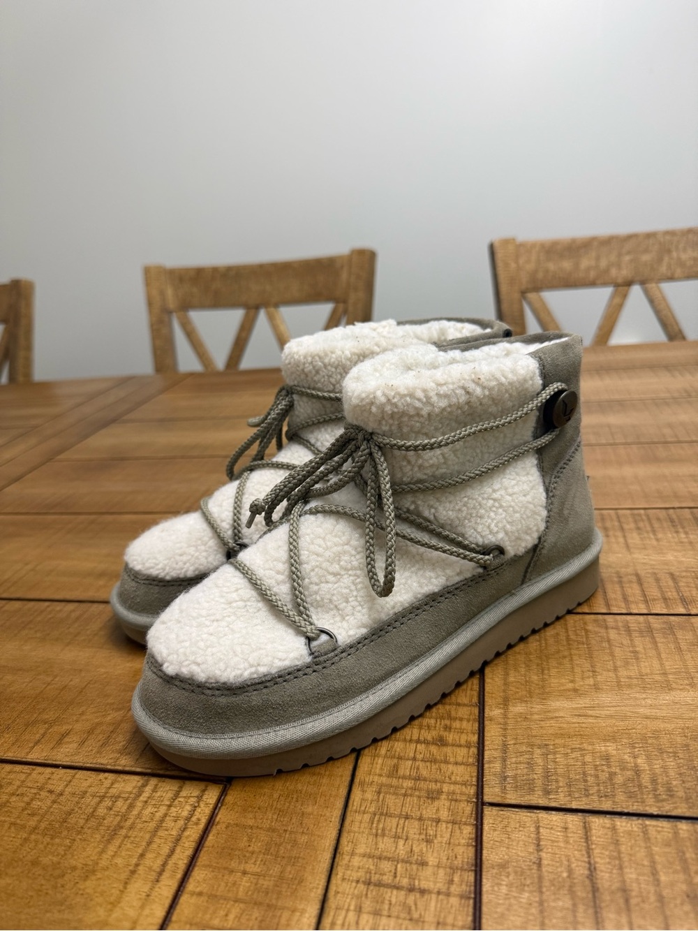 Kookaburra by UGG Womens Cozy Sherpa Winter Boots - Cream and Light Gray